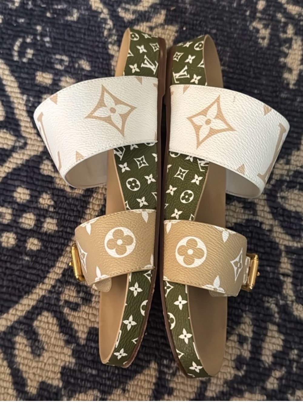 Louis Vuitton sandals/slides - Picture 2 of 3